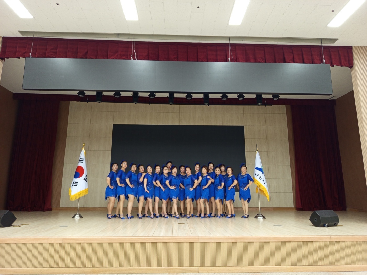 라인댄스 B 썸네일 이미지 1